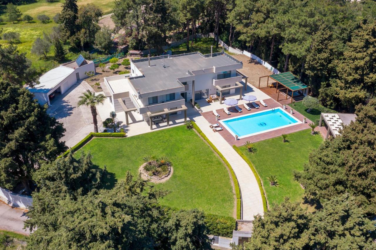 Bella Foresta Villa *